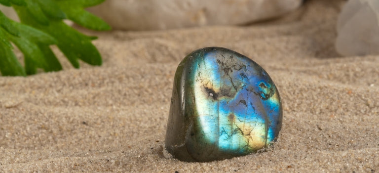 labradorite meaning and properties