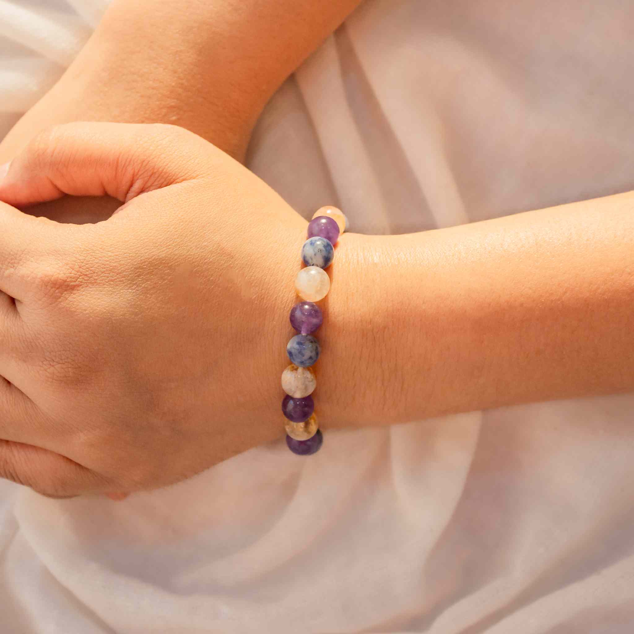 This bracelet lets you know who is stressing you out the most