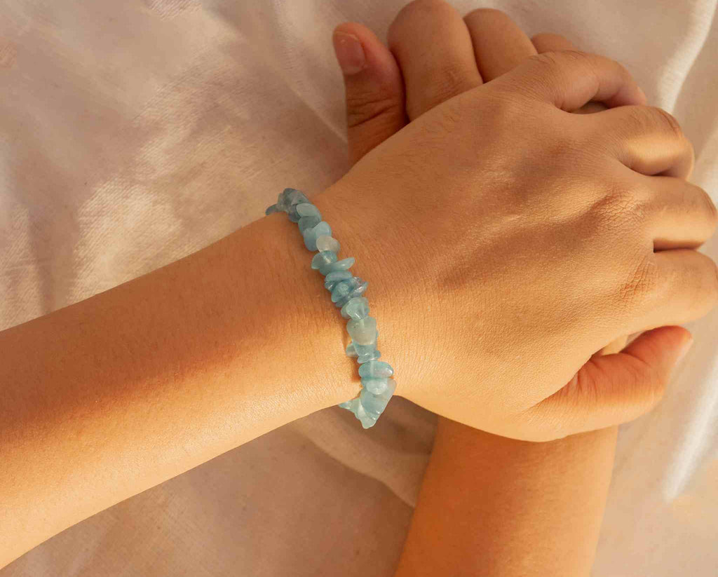 aquamarine chip beads bracelet