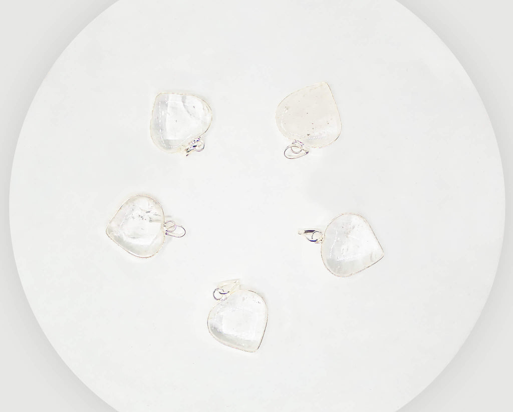 clear quartz pendant benefits