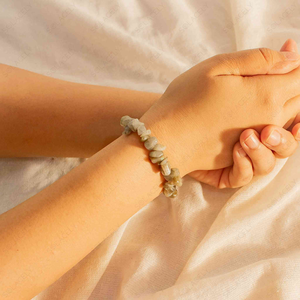 labradorite chip bracelet