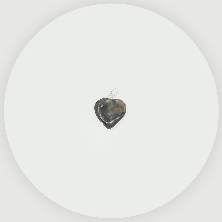 heart shape labradorite pendant
