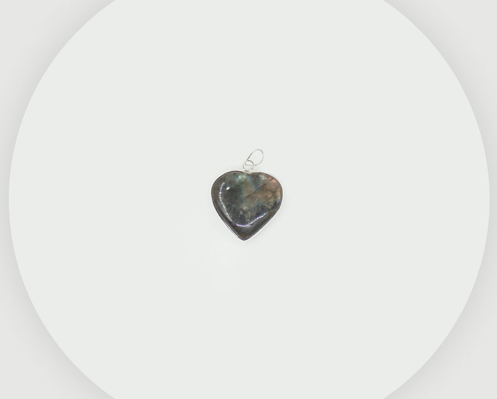 heart shape labradorite pendant