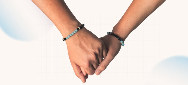 Couple bracelets for connection