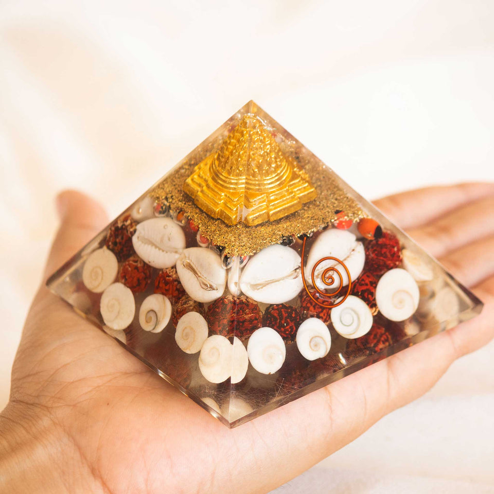 orgone pyramid with shree yantra and gomti chakra