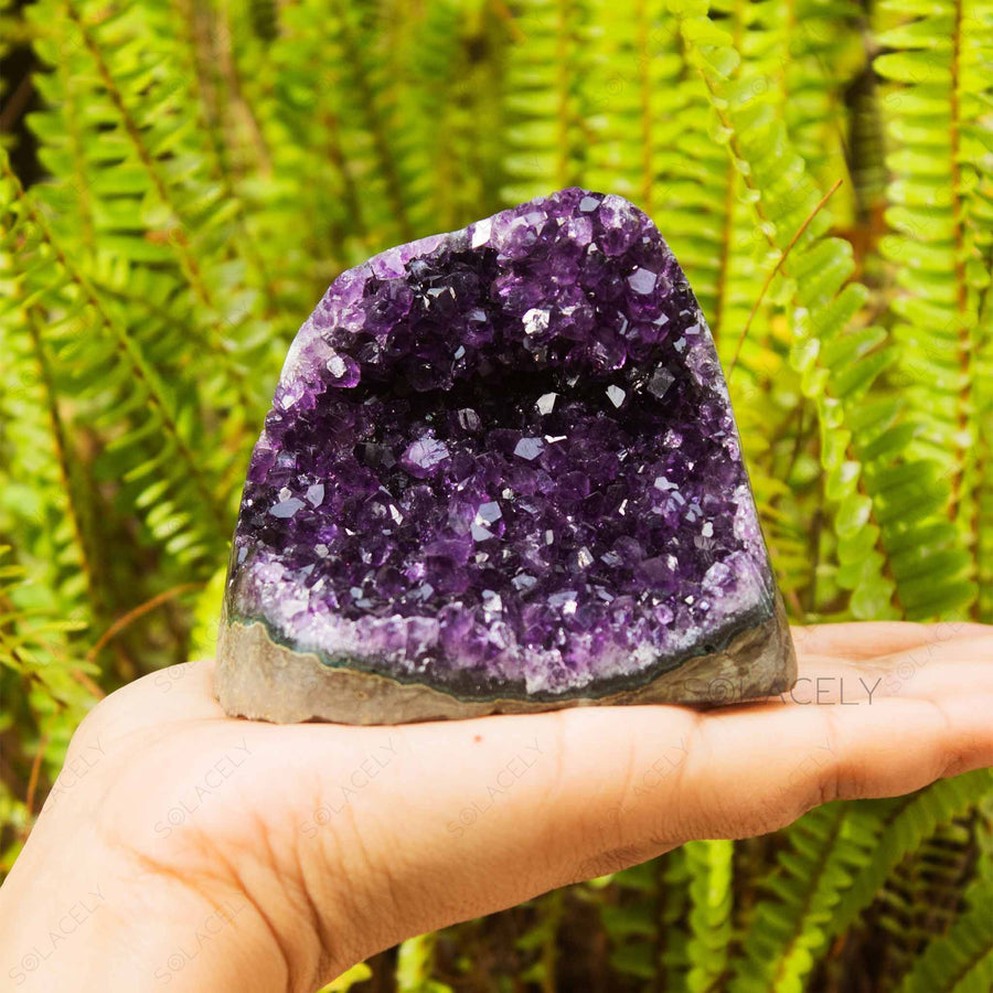 rare amethyst geode 473g with aaa plus quality for meditation