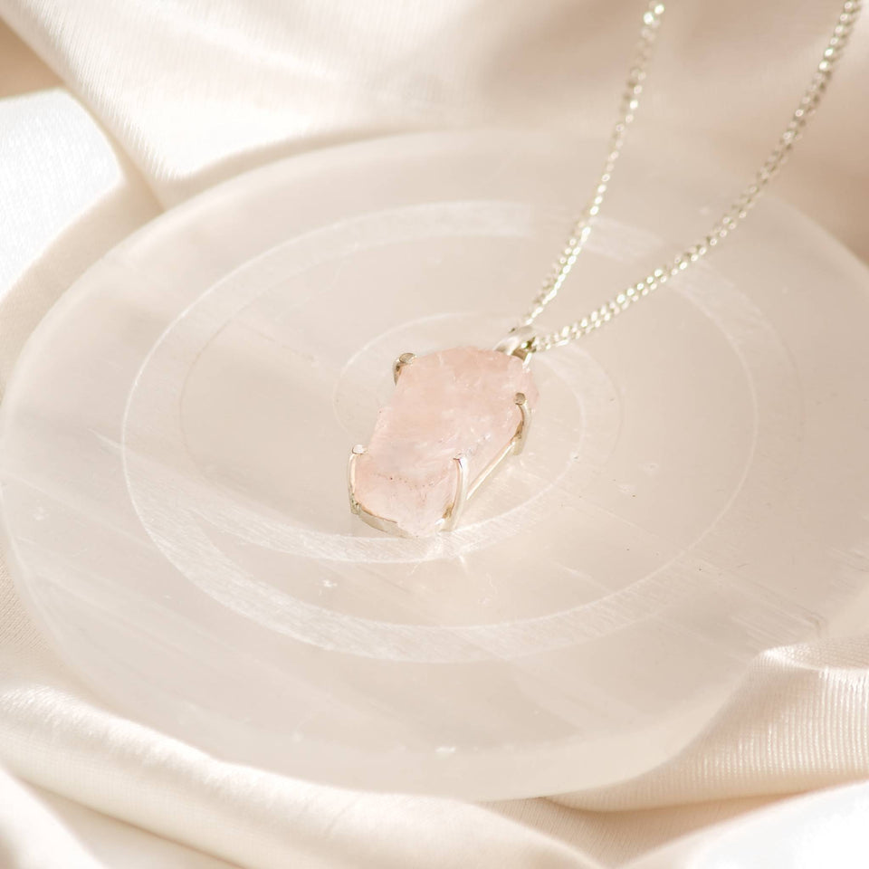 rose quartz pendant necklace