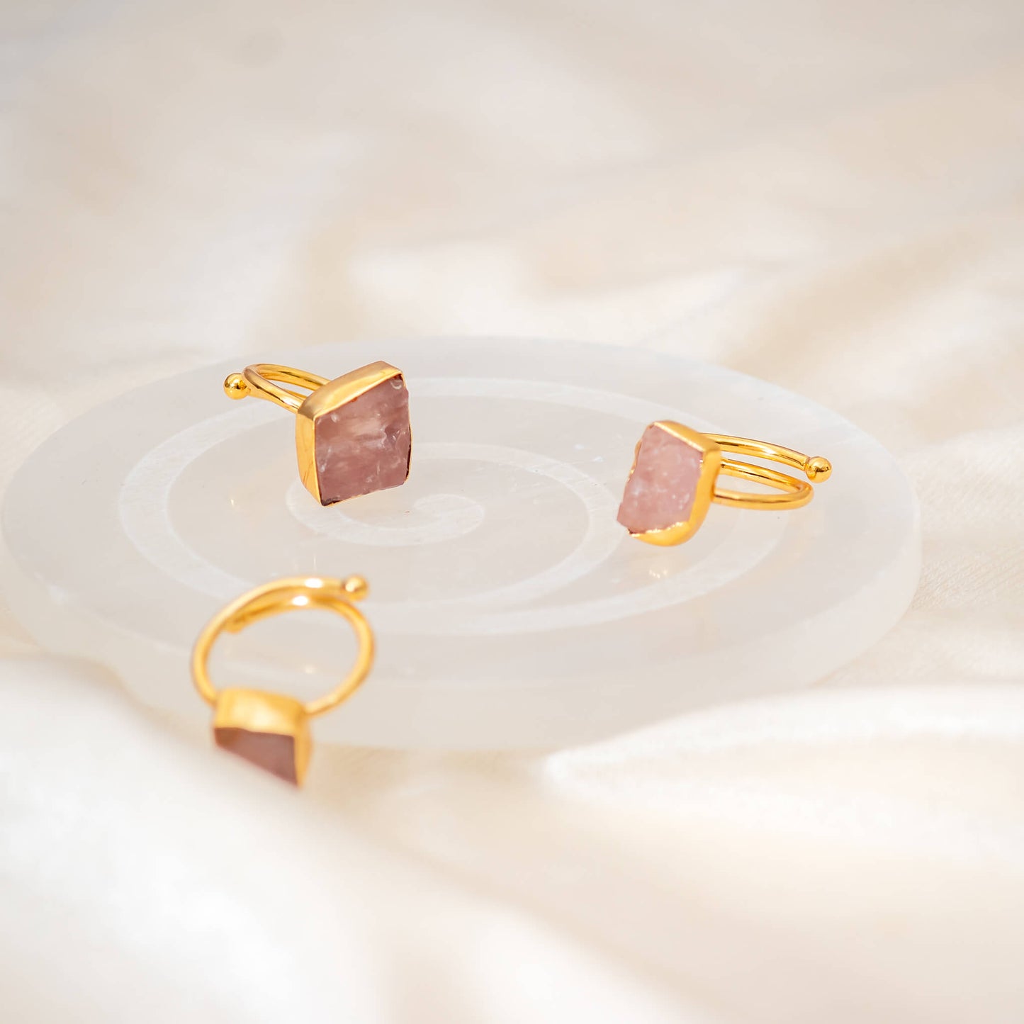 rose quartz ring for love and relation