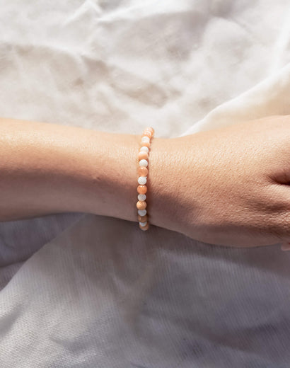 sunstone and moonstone bracelet with 4 mm beads to harmonize the energy
