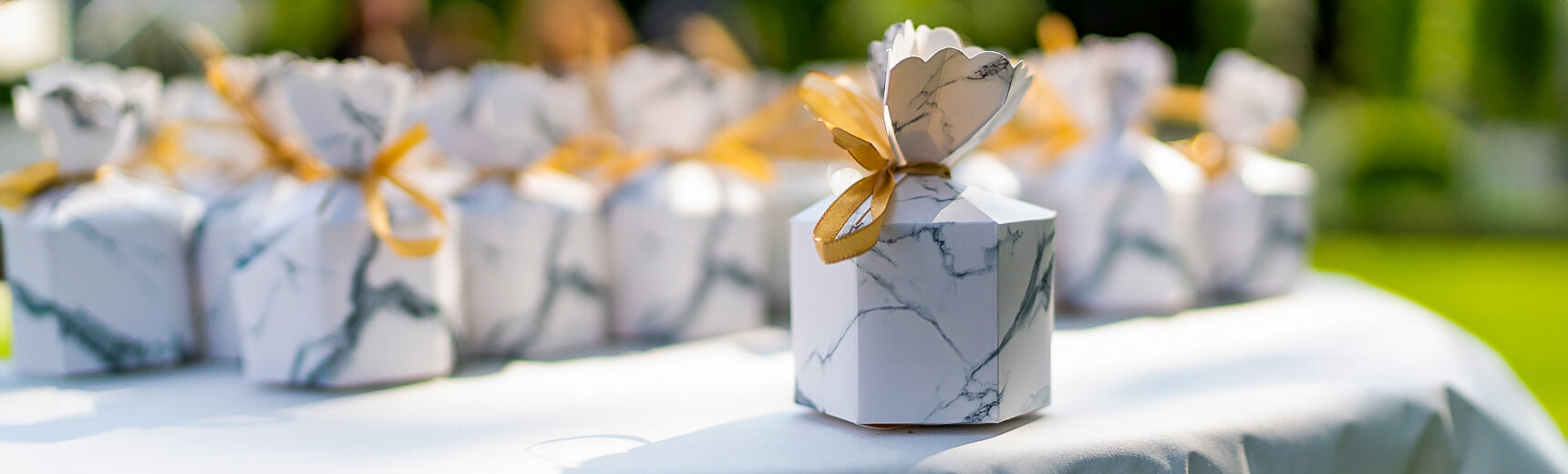 Unique & Thoughtful Wedding Return Gifts Ideas Online