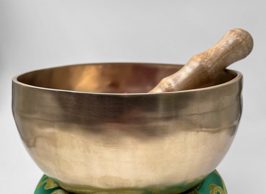 handmade singing bowl for chakra healing